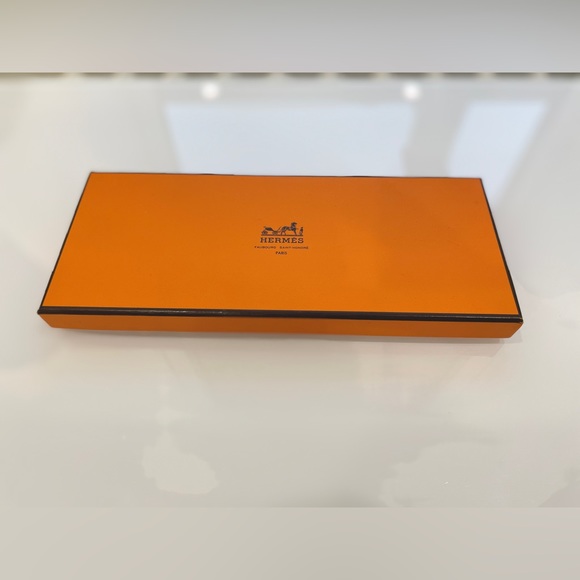 Authentic Hermès Carré Gravoche “Les Triplés” Uniquely Produced in Sky Blue - Picture 2 of 14